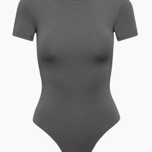 babaton contour crew short sleeve bodysuit